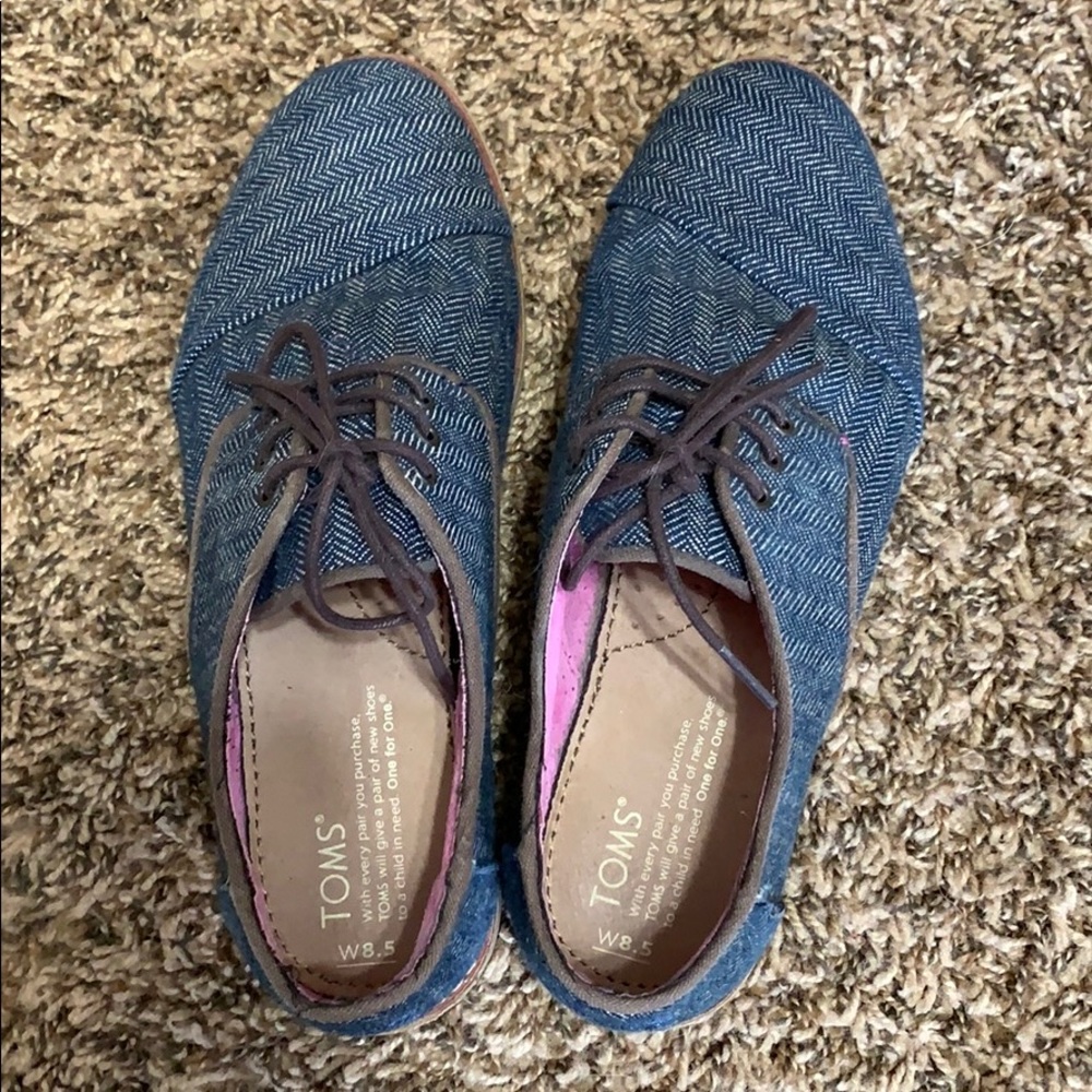TOMS OXFORDS